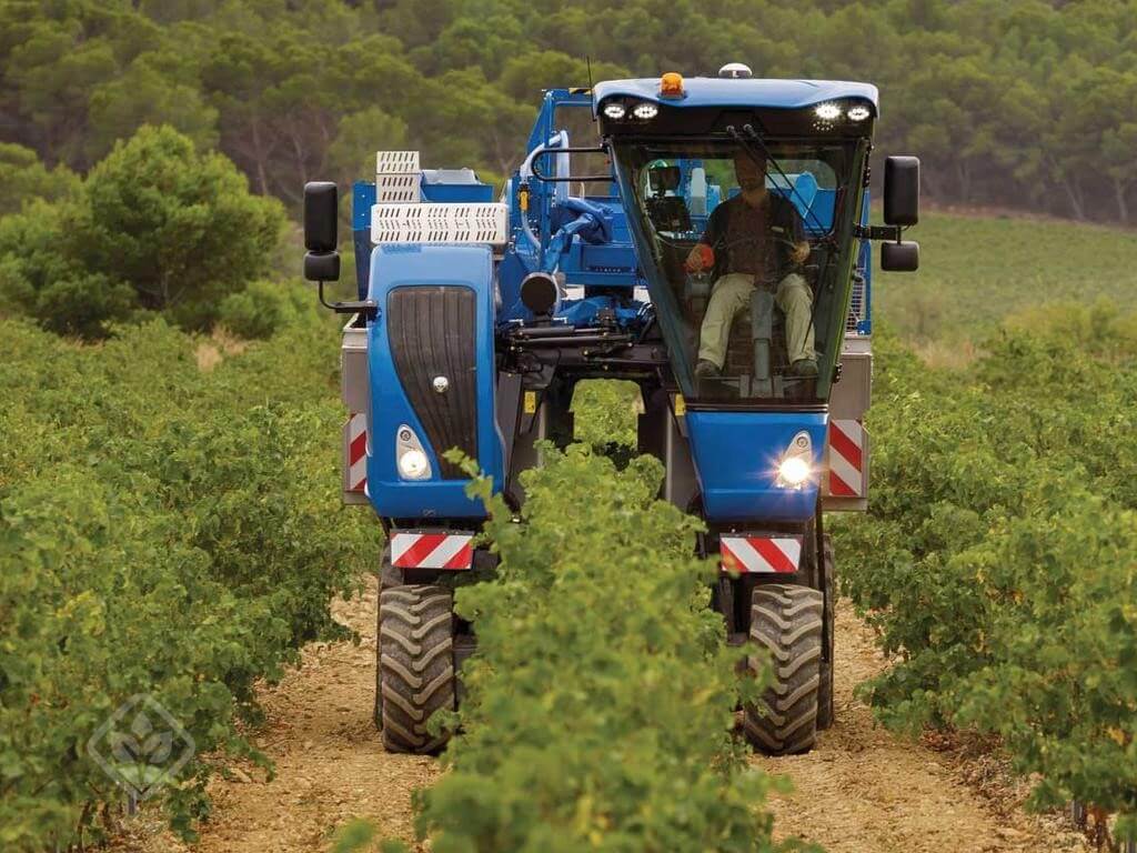 New Holland Ag Showrooms B & R Farm Equipment Beavertown, PA