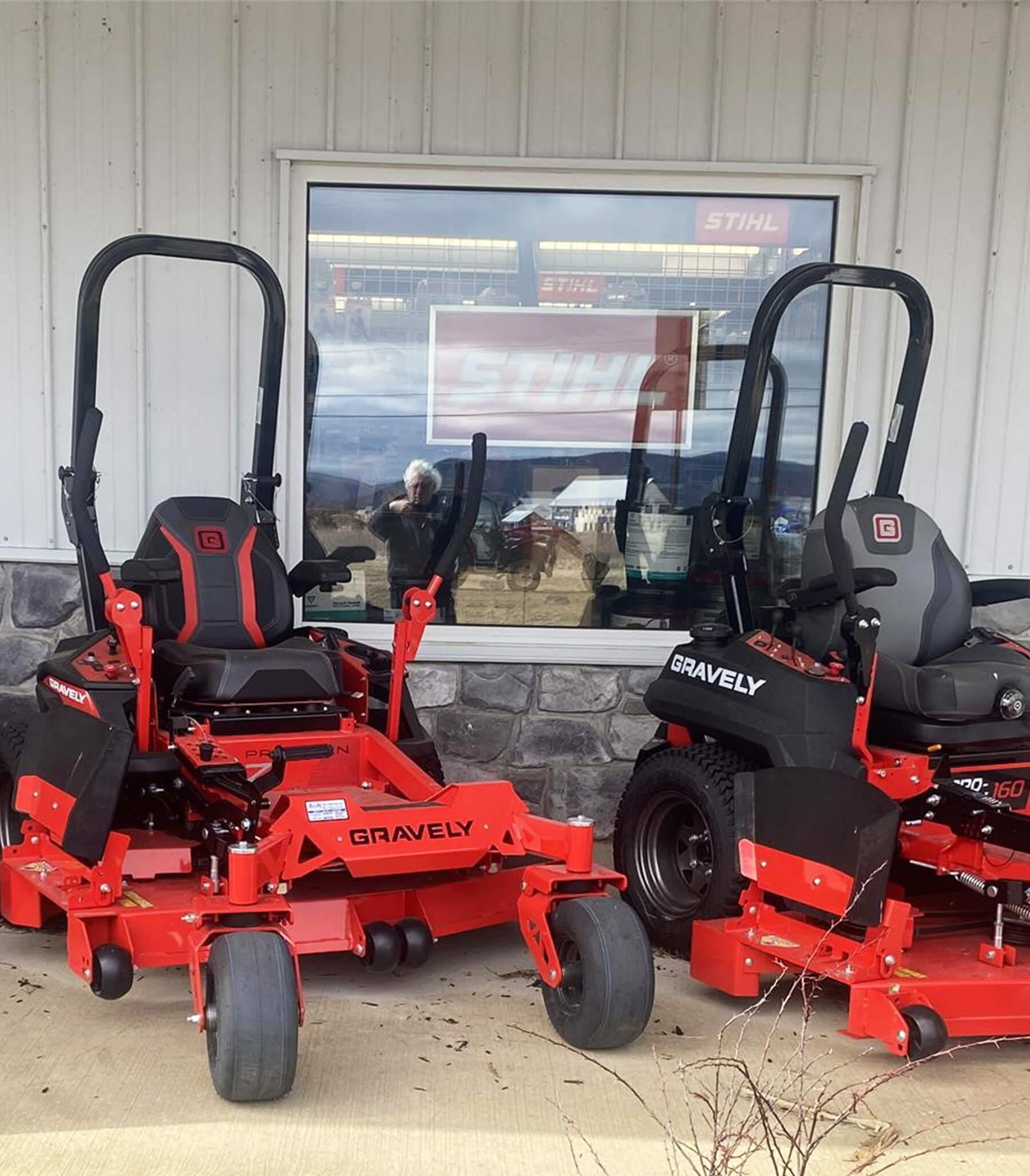 B & R Farm Equipment Beavertown, PA Milroy, PA New Holland Dealer